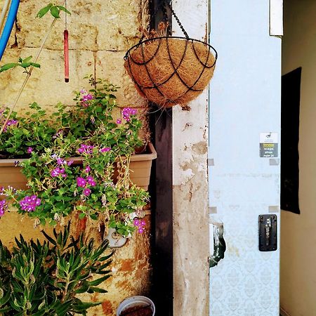 Ostello Polihosts Old Jaffa Tel Aviv Esterno foto
