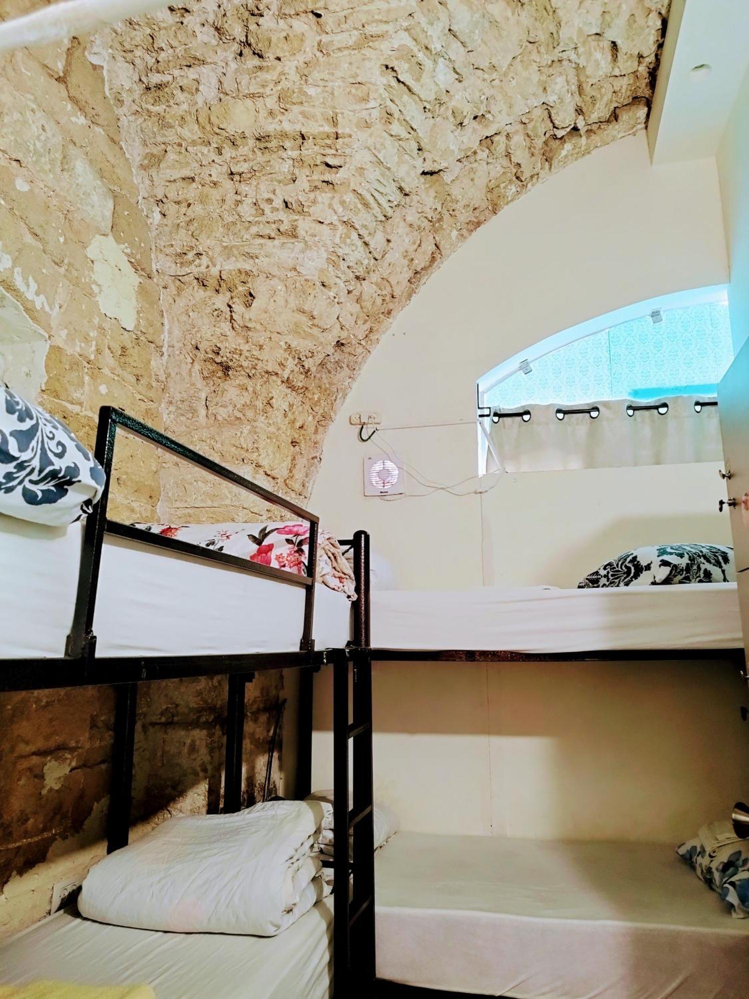 Ostello Polihosts Old Jaffa Tel Aviv Esterno foto