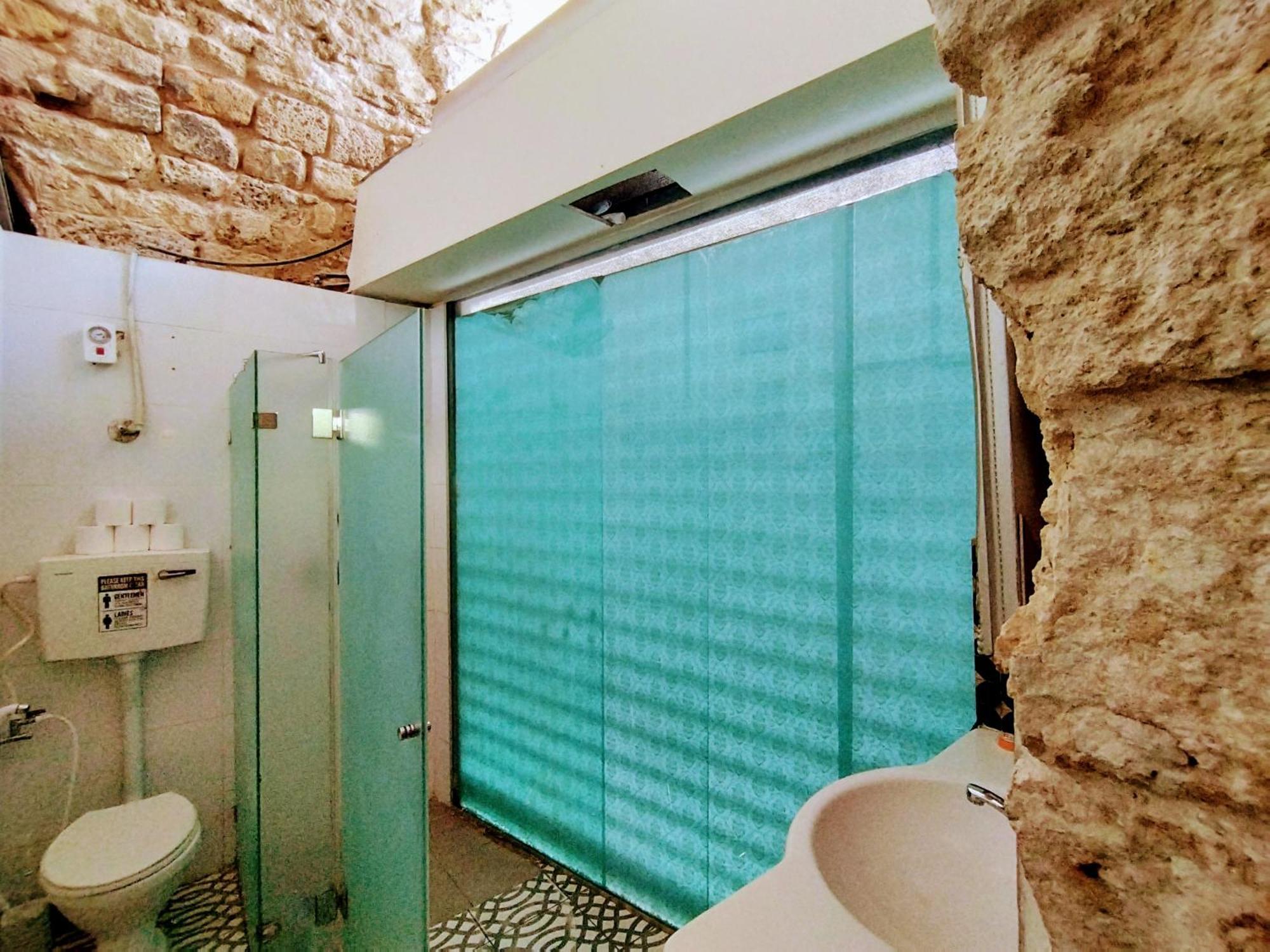 Ostello Polihosts Old Jaffa Tel Aviv Esterno foto